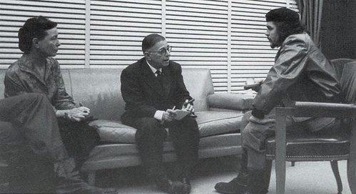 Image picture of a conversation between Simone de Beauvoir Sartre and Che Guevara in Cuba 1960